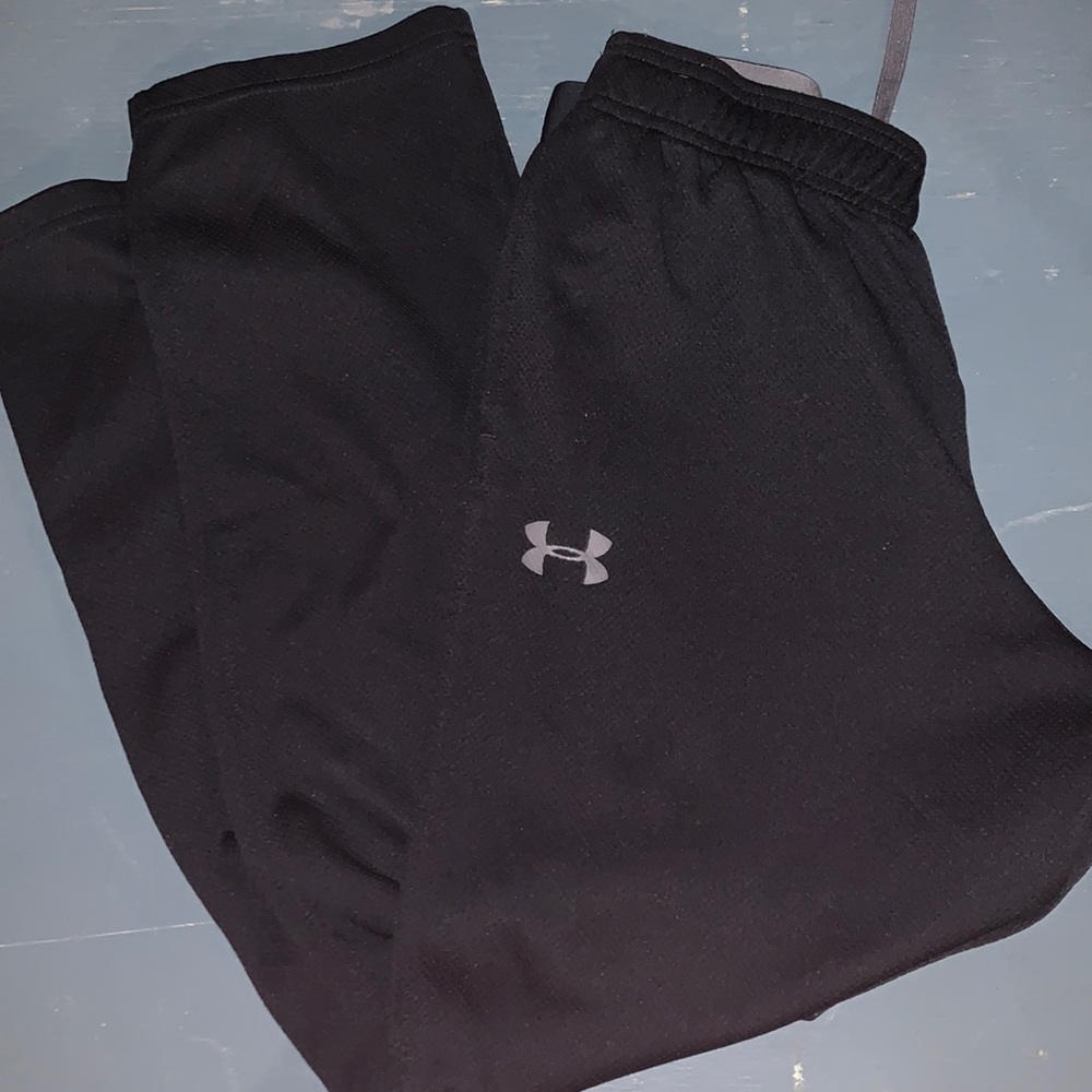 Boys UA joggers